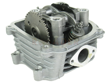 Głowica do silnika GY6 150cm3 - do maxiskuterów Romet, Barton, Junak, Zipp 150cm3, Ø57,40mm (komplet z zaworami i dźwigienkami + wałek rozrządu, zmontowana)