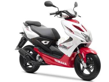 Komplet osłon plastikowych YAMAHA AEROX (2013 - ...) biało-czerwone, 9 elementów