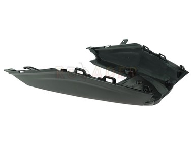Osłona pod siedzenie JUNAK 905, 905F, 128, ADV 50 (obudowa lampy tylnej, dolna) czarny mat