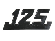 Emblemat do WSK - "125" - plastikowy, czarny