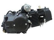 Silnik typ 154FMI - 130cm3, 4 biegi, manualny, górny rozrusznik, chłodzony cieczą!, czarny - do motorowerów Romet, Router, Junak, Barton, Benzer, GB Motors, Kingway, Zipp i innych (gaźnik i chłodnica)