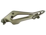 Stelaż - wspornik podnóżka kierowcy i pasażera JUNAK Racer 125, RZ125, S125, 121FL - lewy